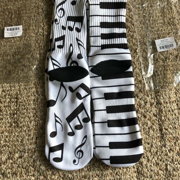 New in package musical socks - Picture 2 of 4